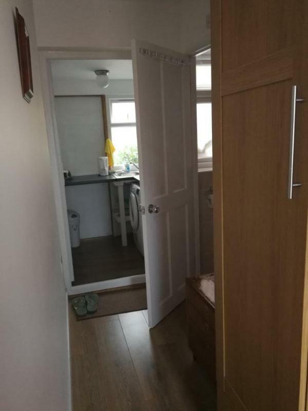 Rest Room Near To Heathrow Airport Ashford  Екстериор снимка